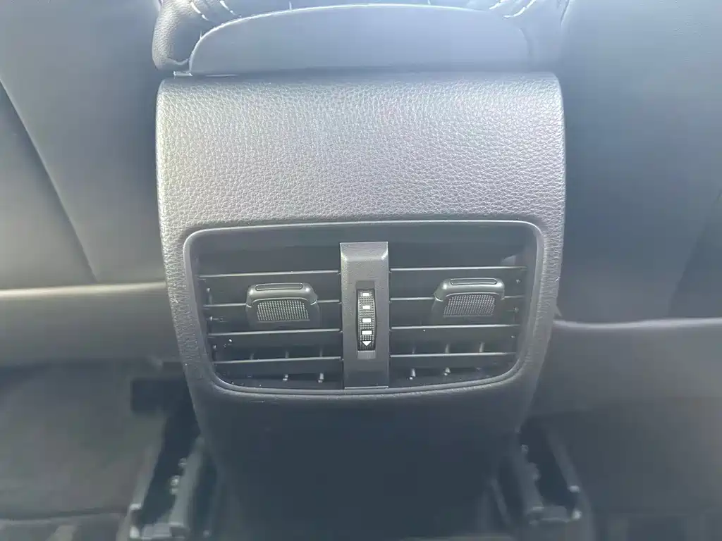 Toyota Corolla Cross — миниатюра 25