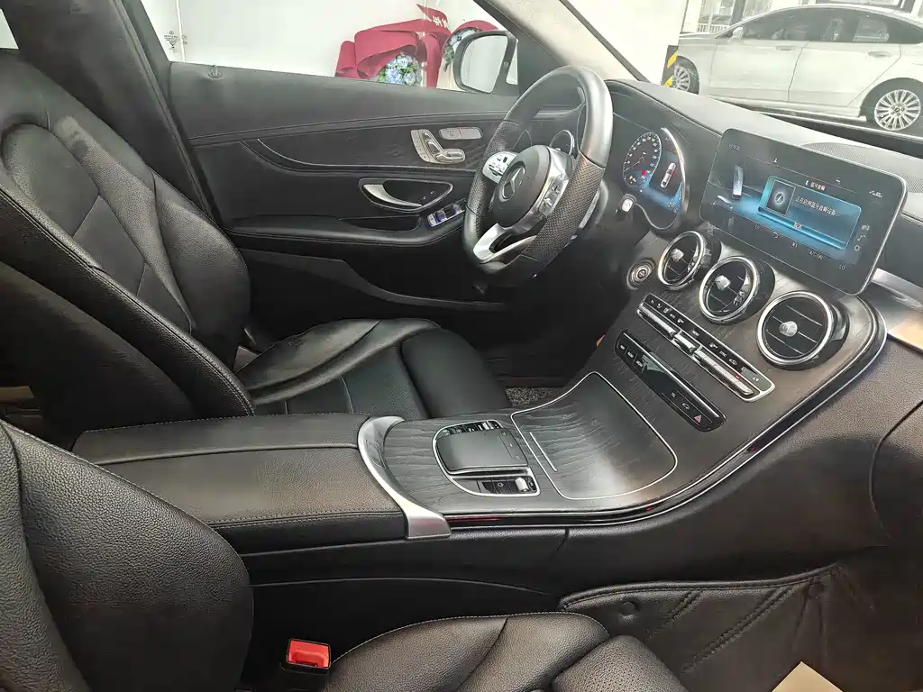 Mercedes-Benz C-Class — миниатюра 8