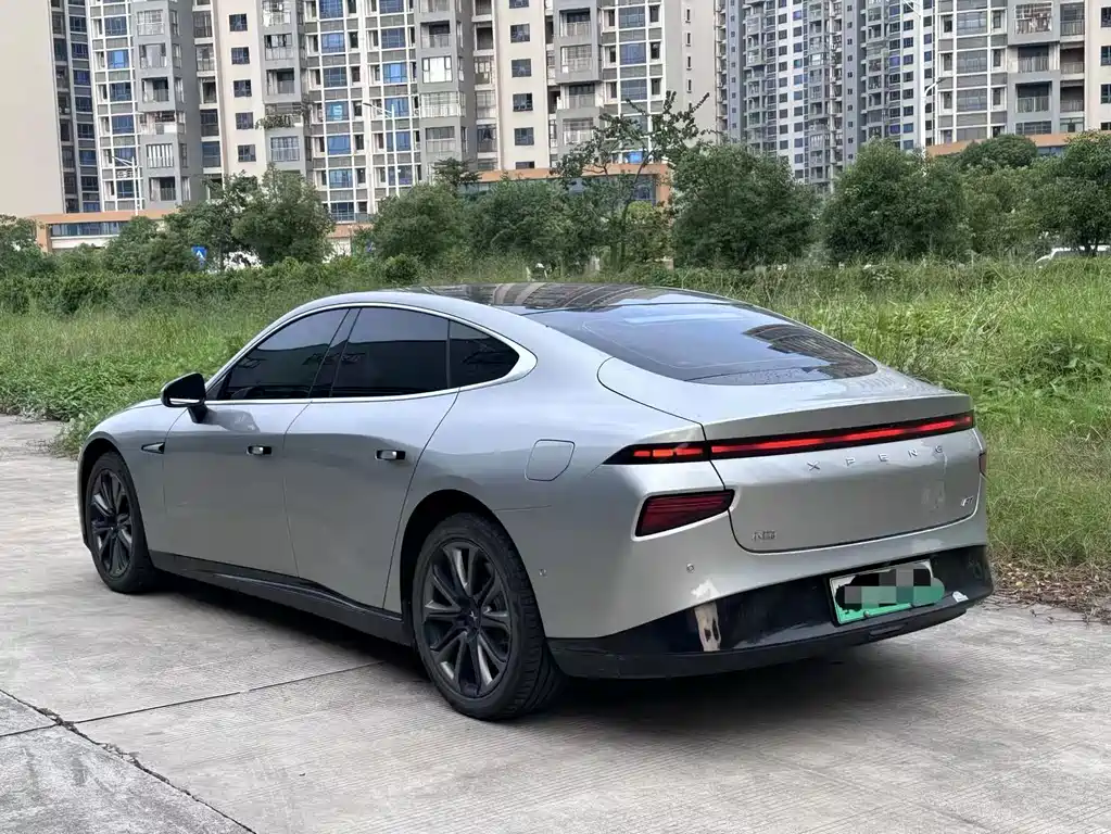 XPeng P7 — миниатюра 3