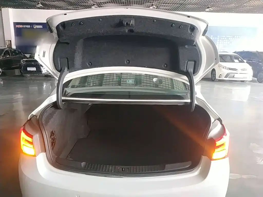 Buick Verano — миниатюра 19