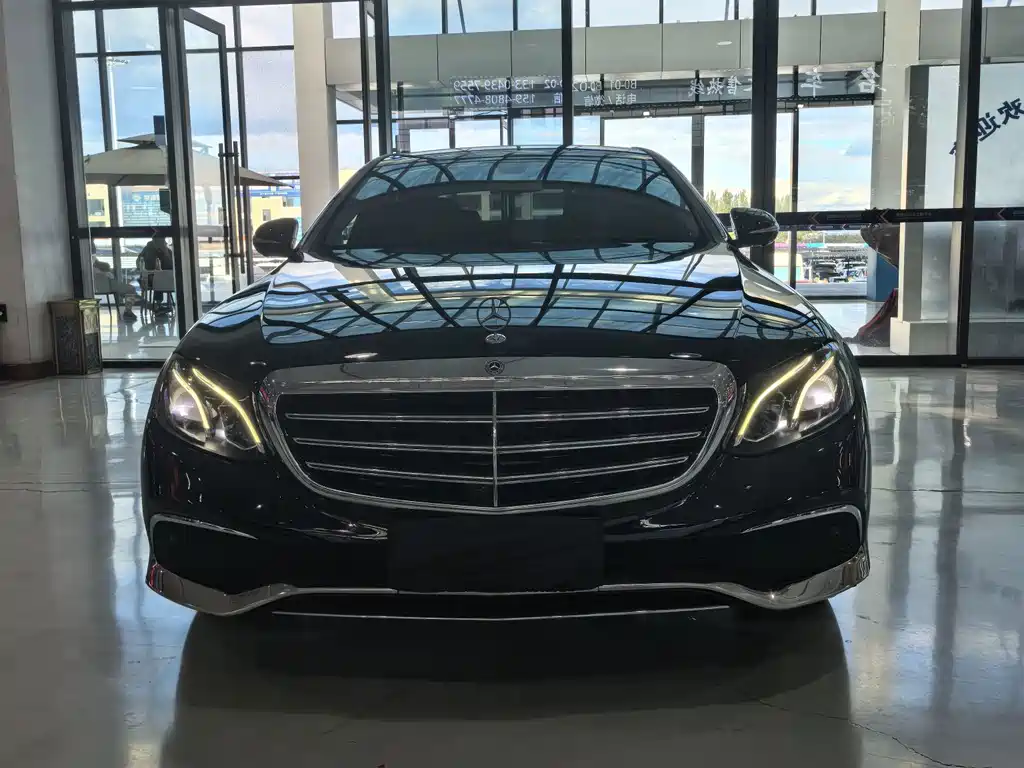 Mercedes-Benz E-Class — миниатюра 2