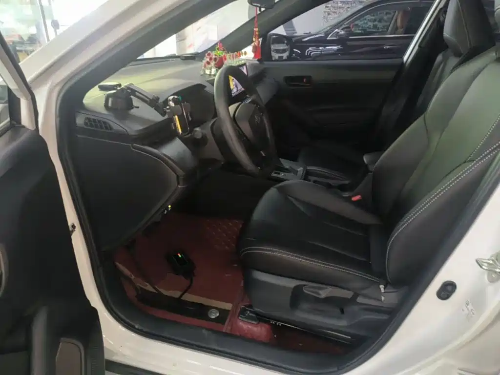 Toyota Corolla Cross — миниатюра 16