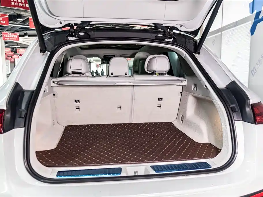 MERCEDES-BENZ EQE SUV