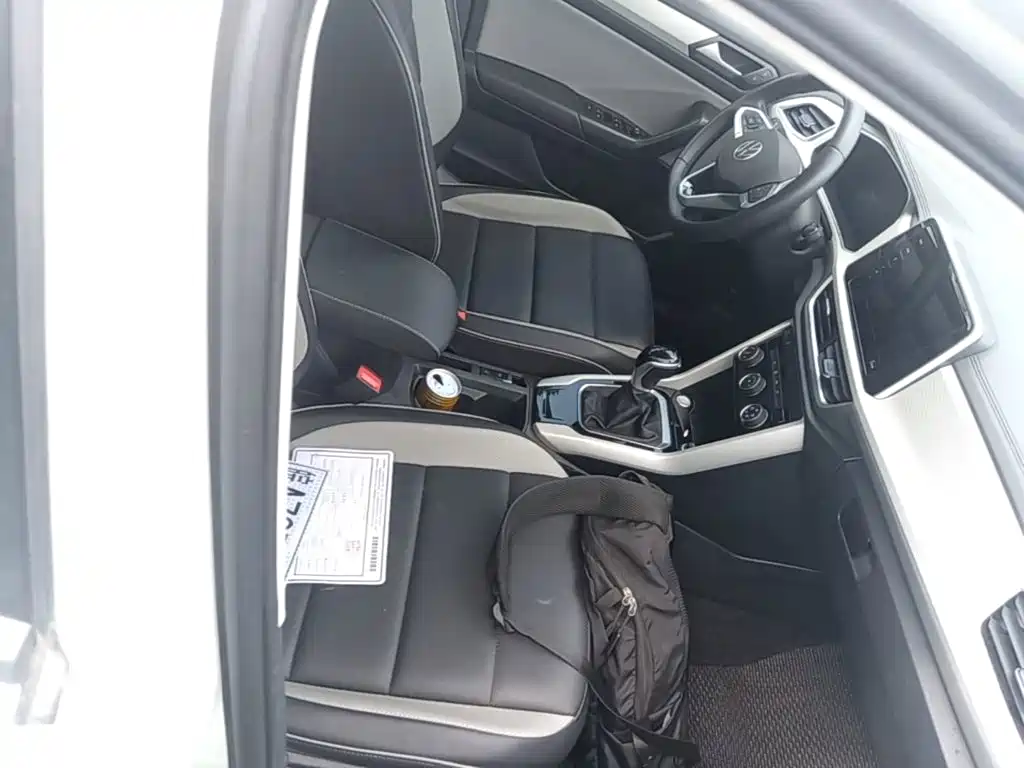Volkswagen T-Roc — миниатюра 25