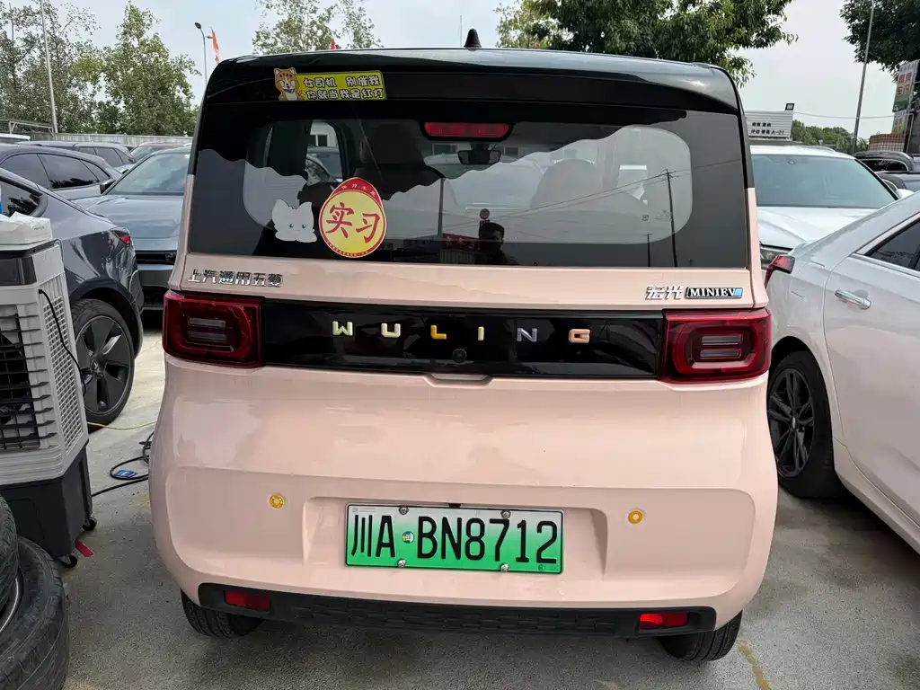 Wuling MINIEV — миниатюра 5