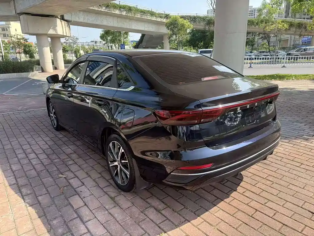 Geely Emgrand — миниатюра 11