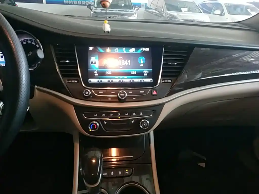 Buick Verano — миниатюра 13