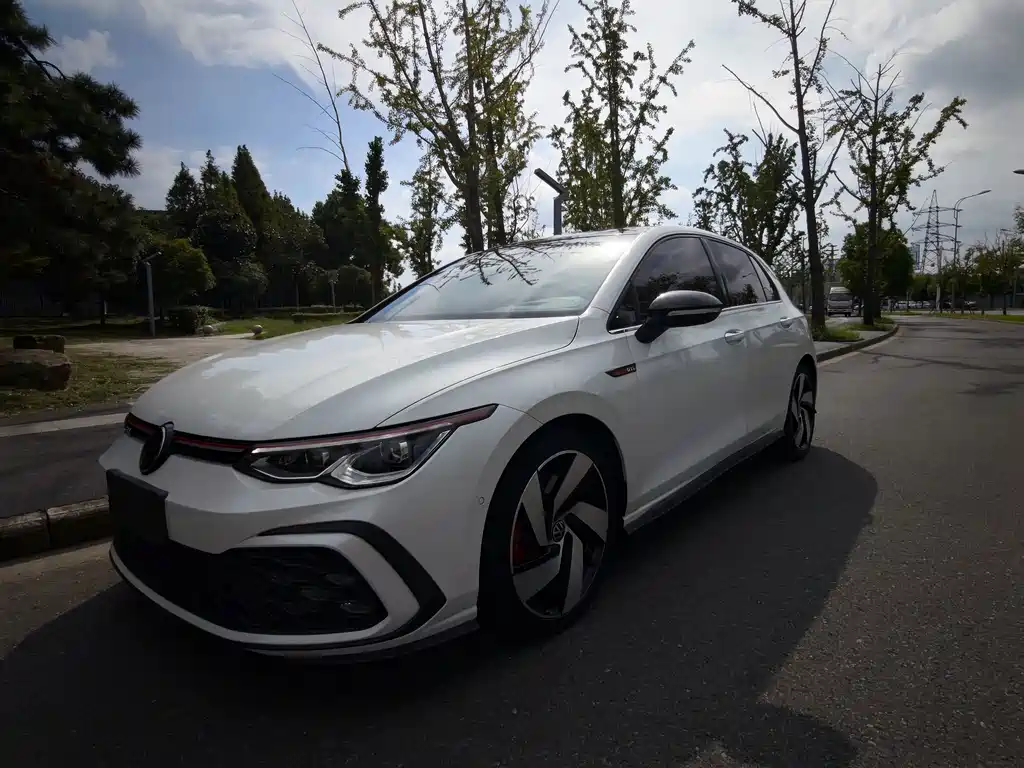 Volkswagen Golf GTI
