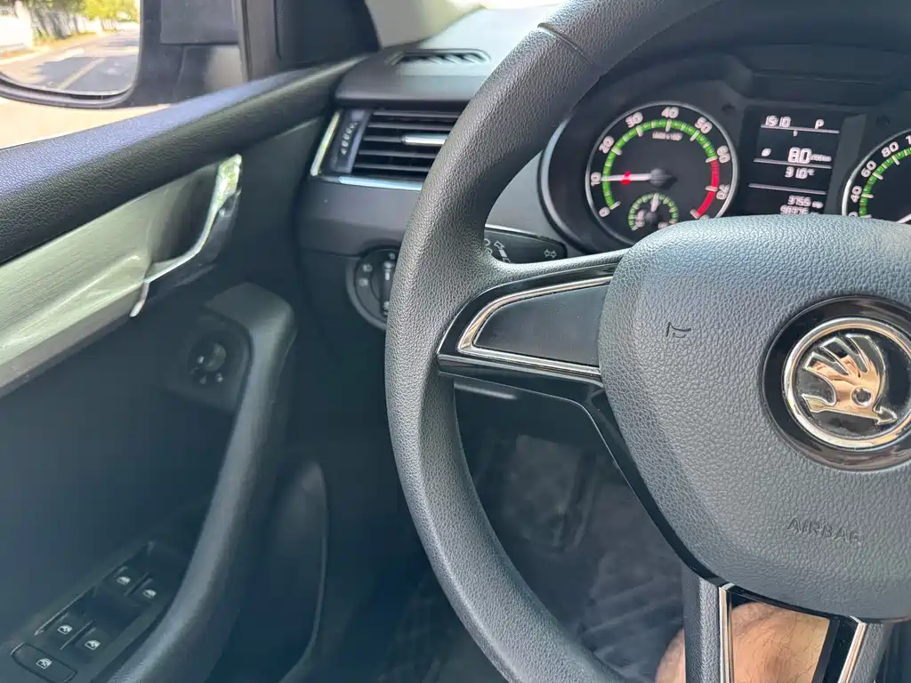 Skoda Octavia — миниатюра 12