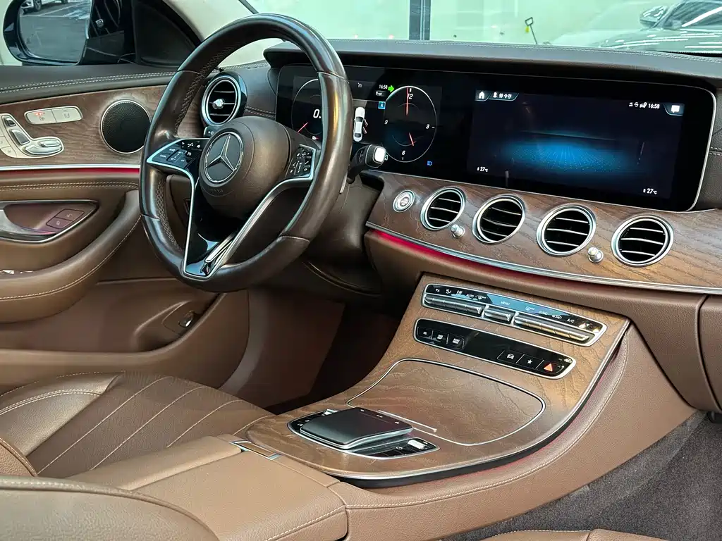 MERCEDES-BENZ E CLASS