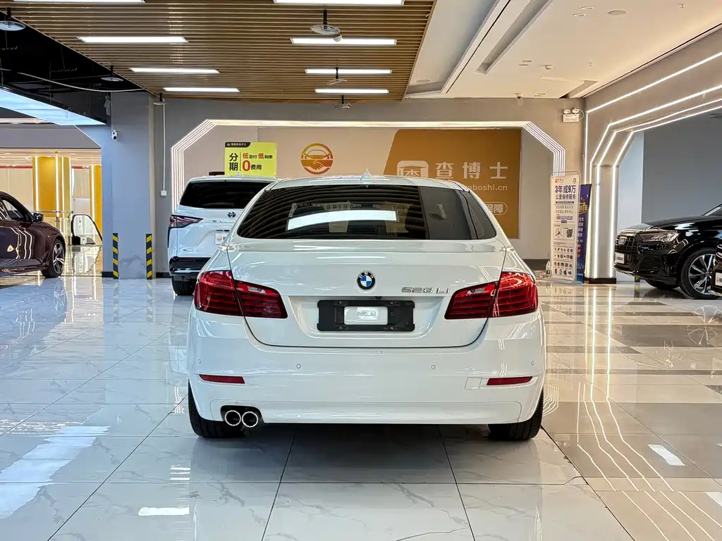 BMW 5 Series — миниатюра 4