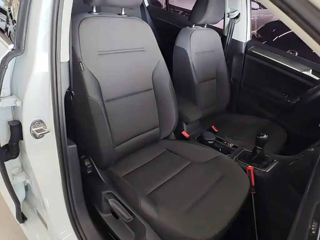 Volkswagen Golf — миниатюра 25