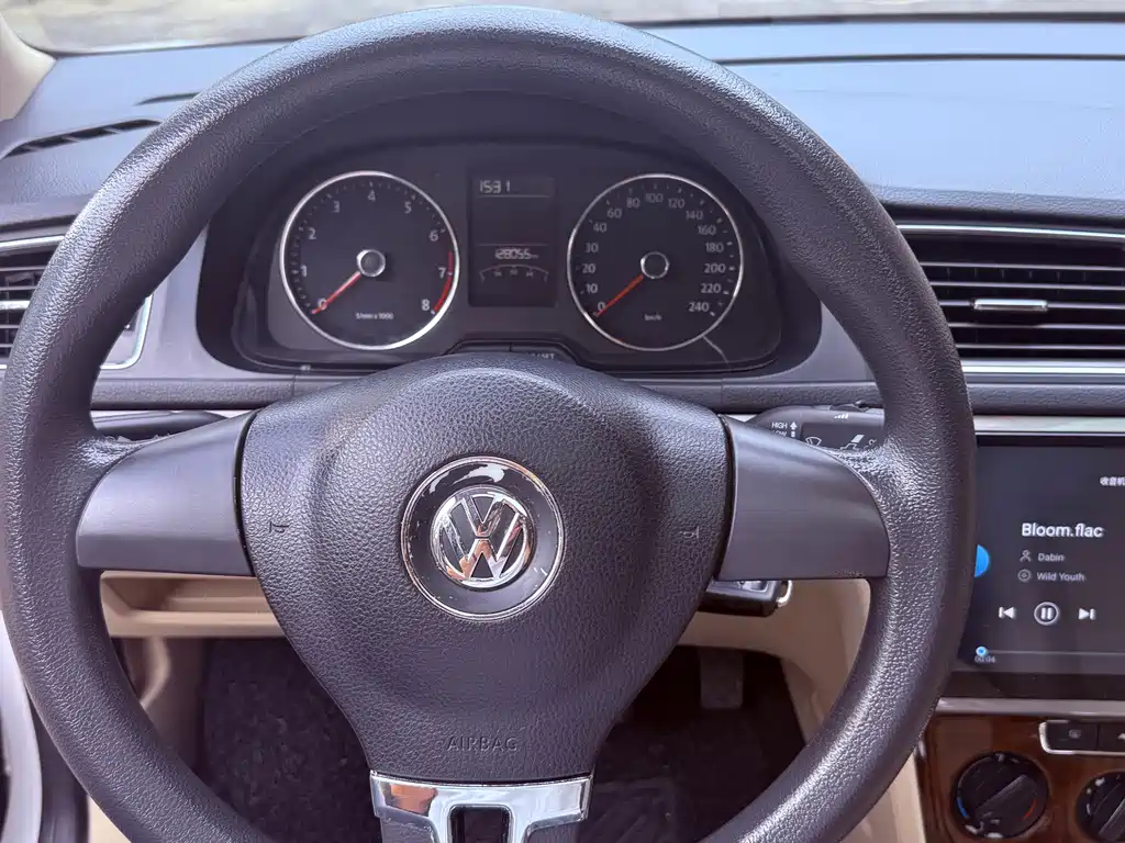 Volkswagen Lavida — миниатюра 13