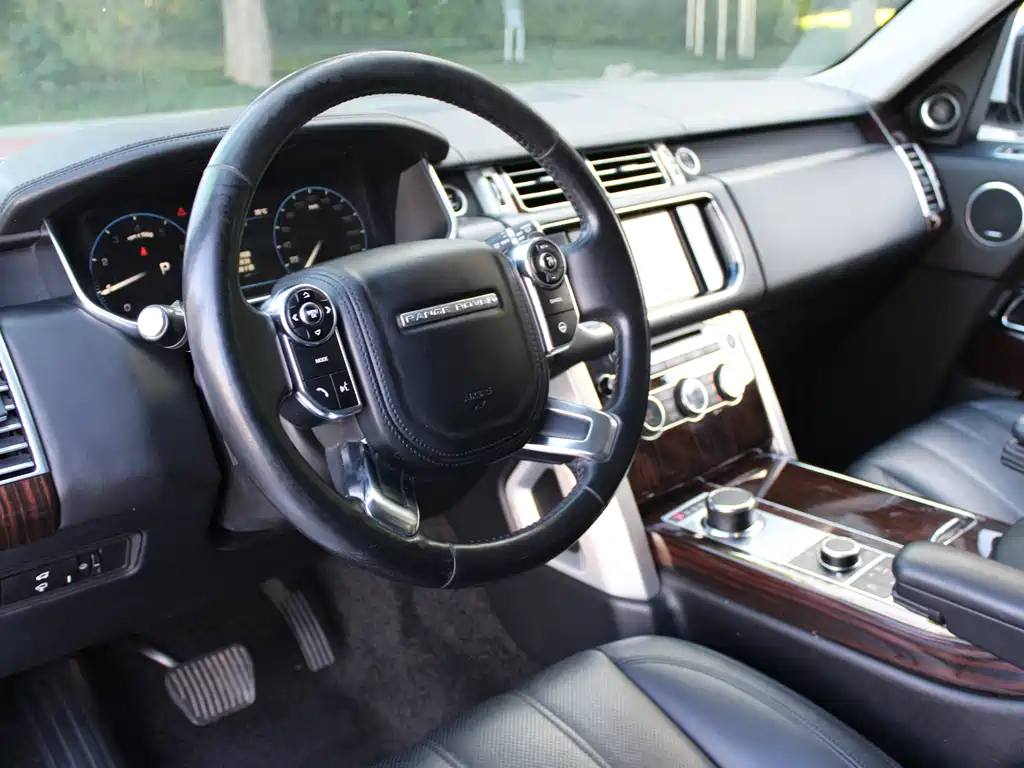 Land Rover Range Rover — миниатюра 8