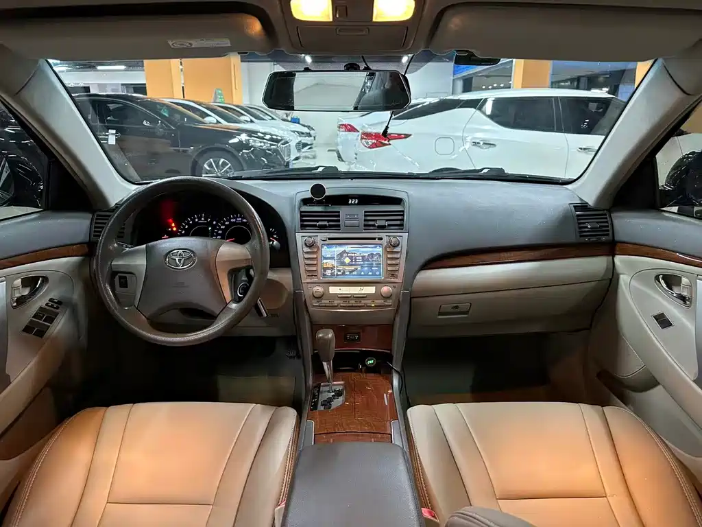 Toyota Camry — миниатюра 4