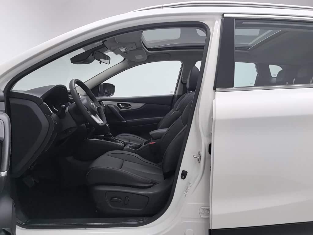Nissan Qashqai 2.0 л 2021 г. Белый, пробег 46700 км