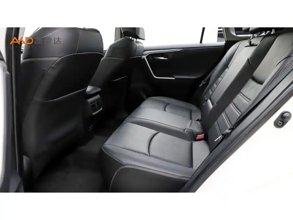Toyota RAV4 — миниатюра 7