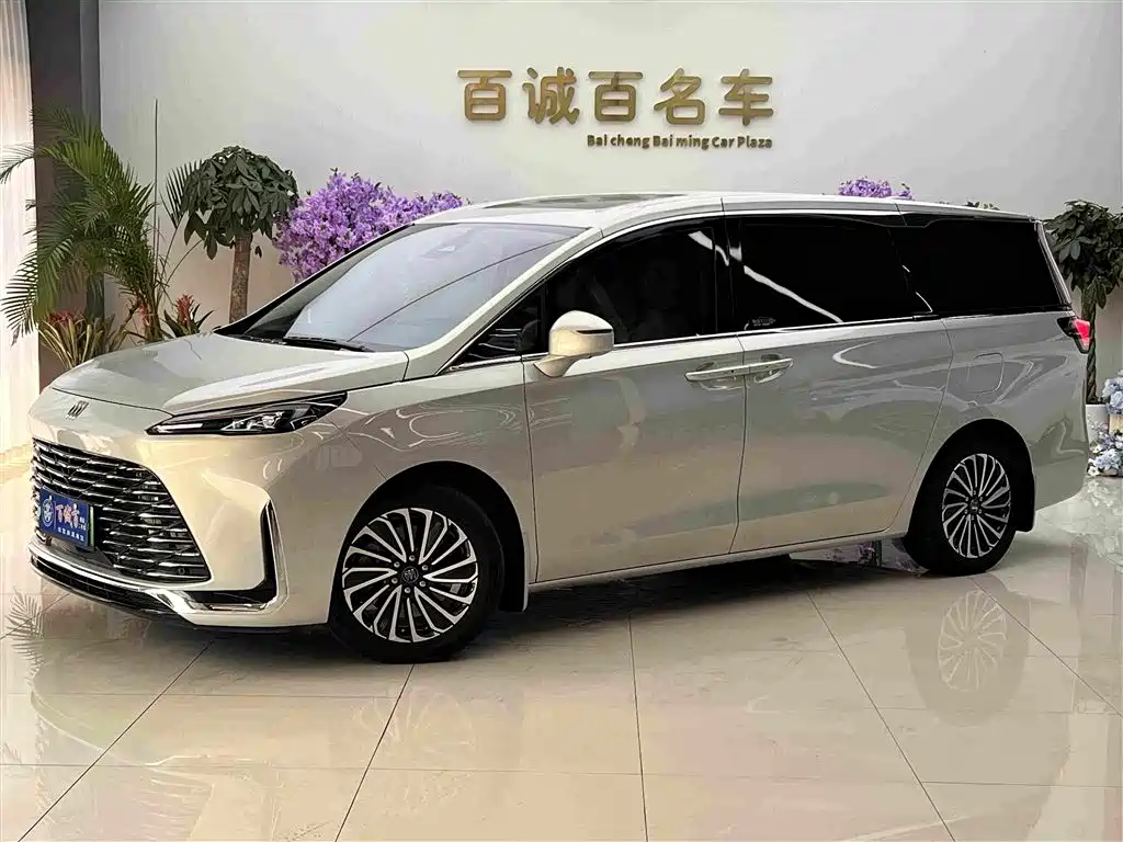 Buick GL8 Hybrid