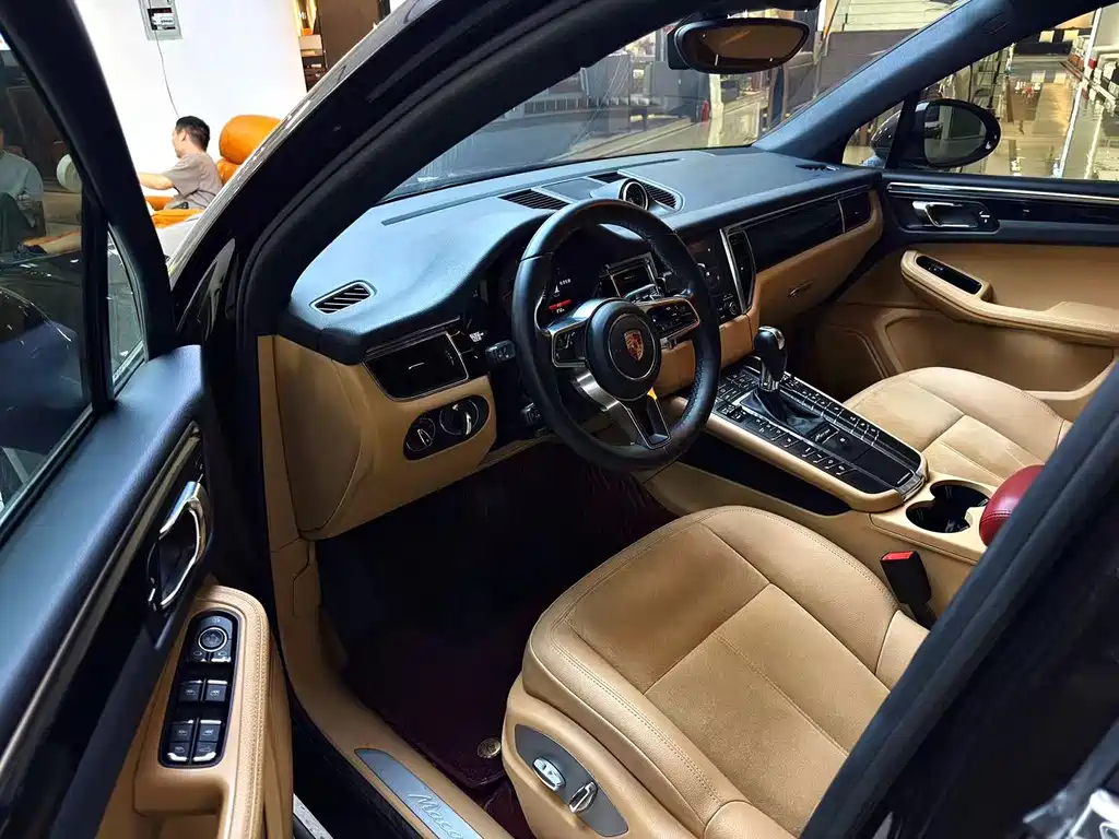 Porsche Macan — миниатюра 9