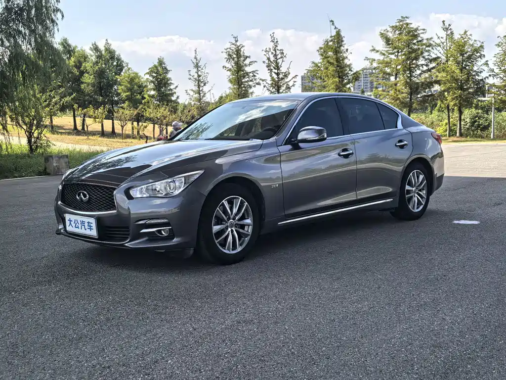 Infiniti Q50L