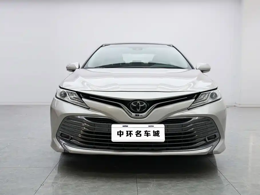 Toyota Camry — миниатюра 3
