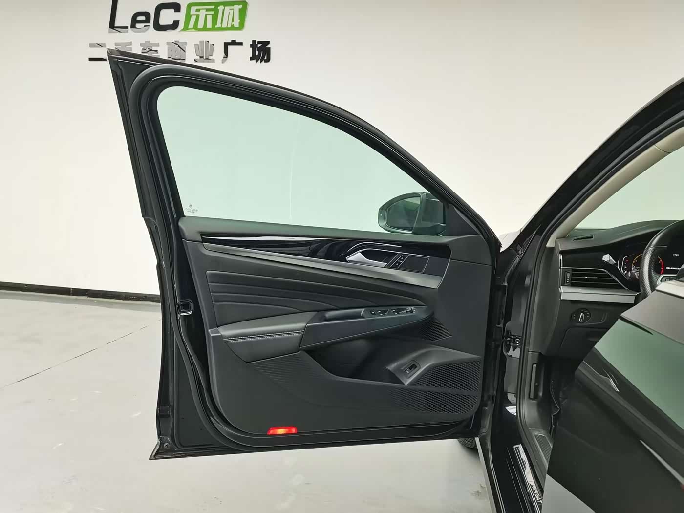 Volkswagen Passat 1.4 л 2022 г. Чёрный, пробег 34000 км