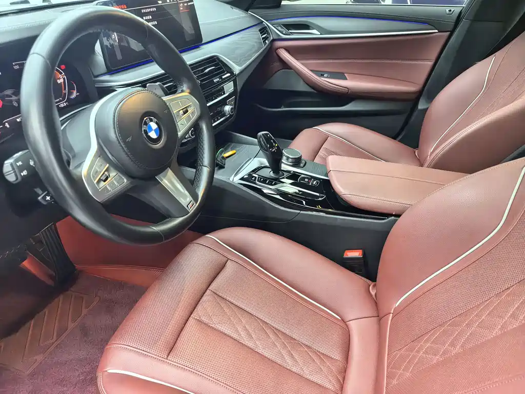 BMW 5 Series — миниатюра 4