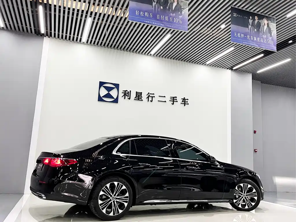 Mercedes-Benz E-Class — миниатюра 3