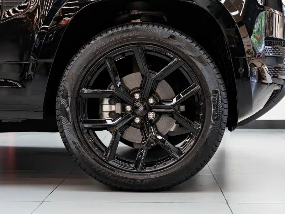 Land Rover Defender — миниатюра 19
