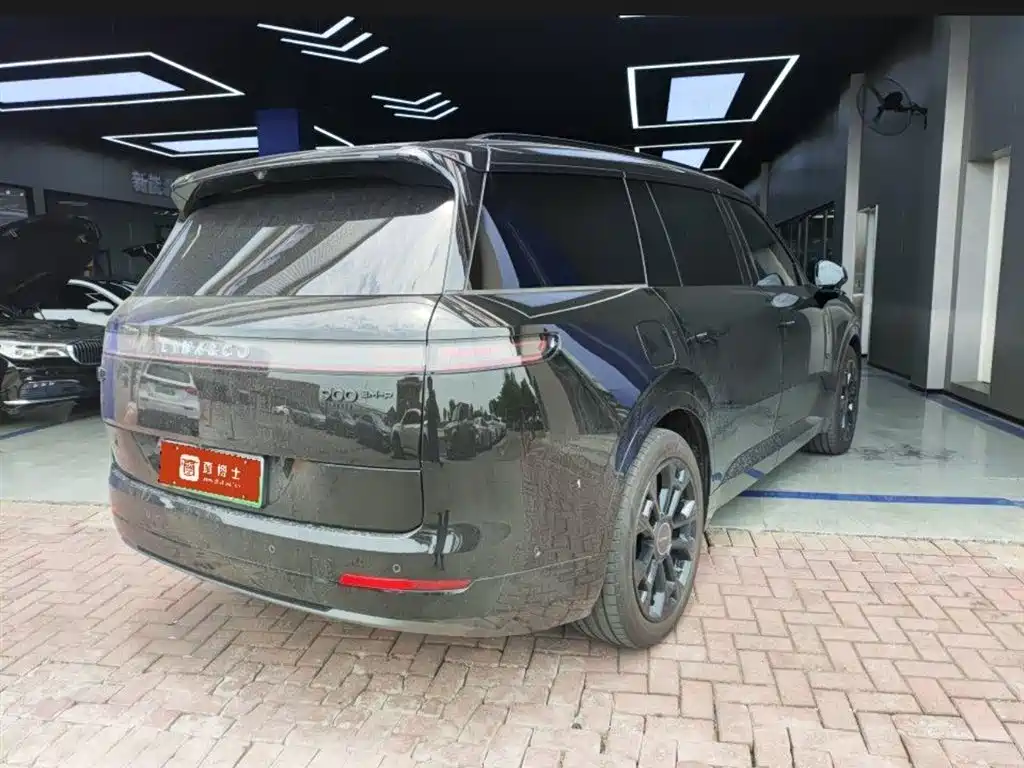 Lynk & Co 900 2025 2.0T Ultra 6 мест