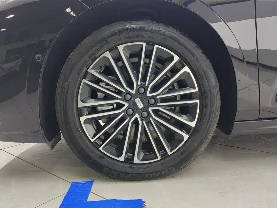 Geely Galaxy Galaxy 8 8 2025 130km EM-i Premium
