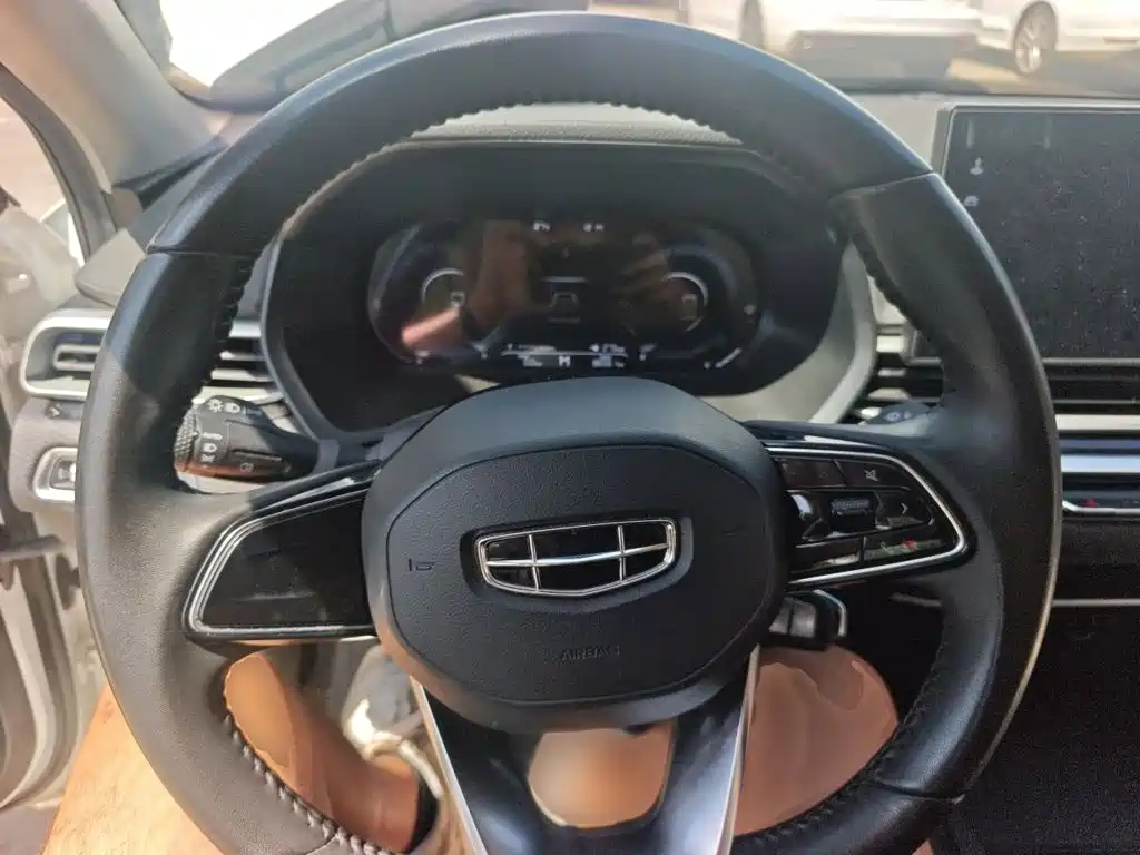 Geely Emgrand — миниатюра 3