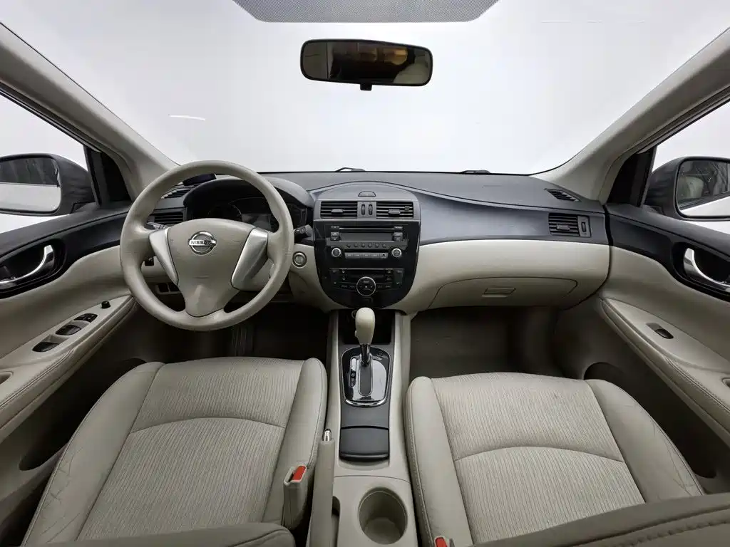 Nissan Tiida — миниатюра 5