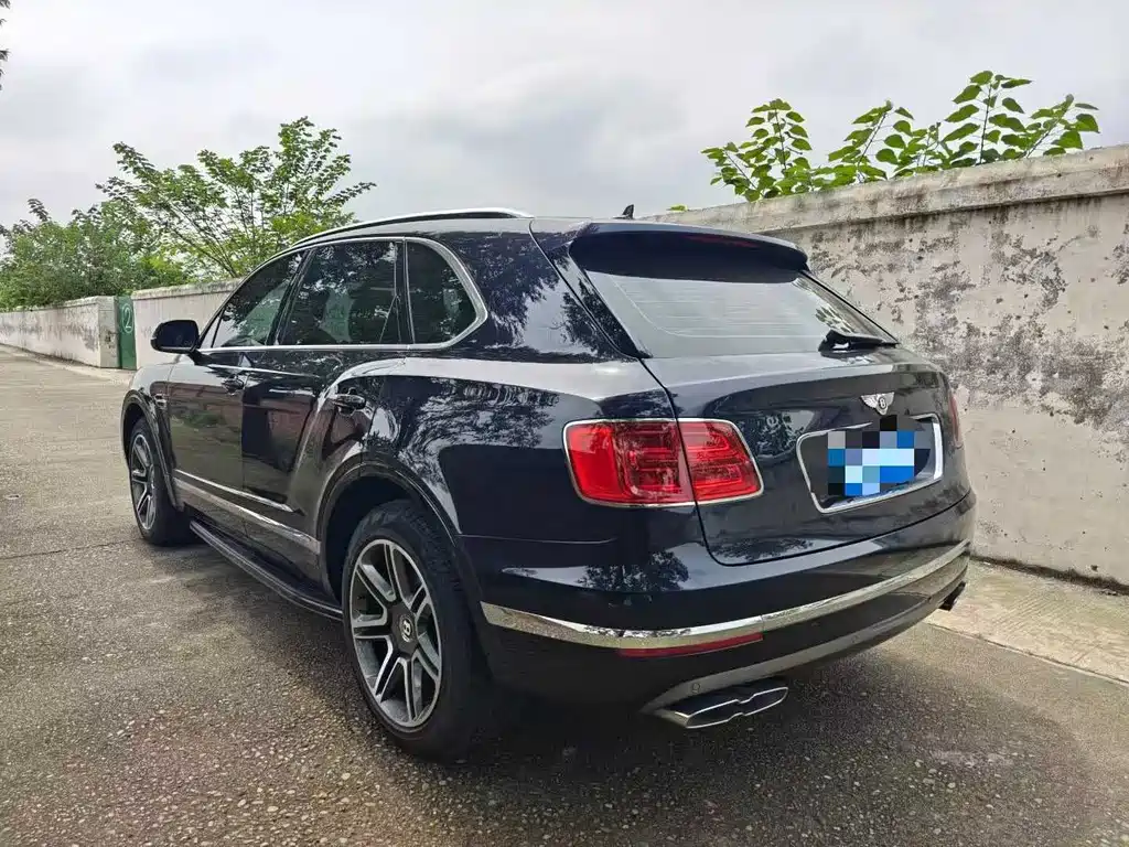 Bentley Bentayga — миниатюра 5