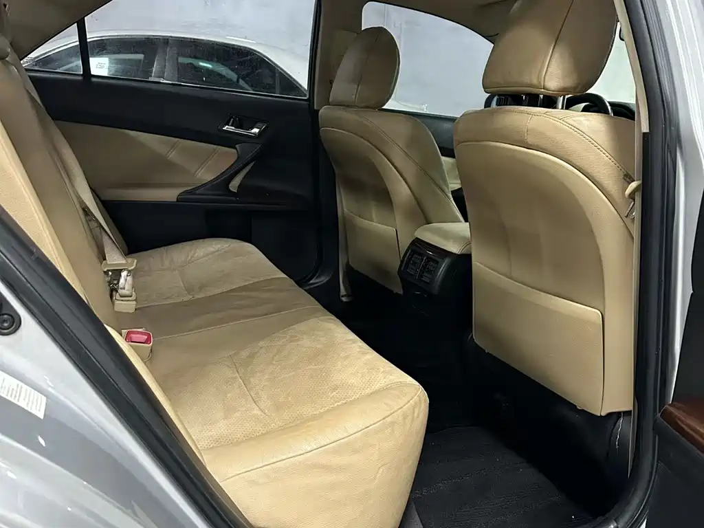 Toyota Reiz — миниатюра 7