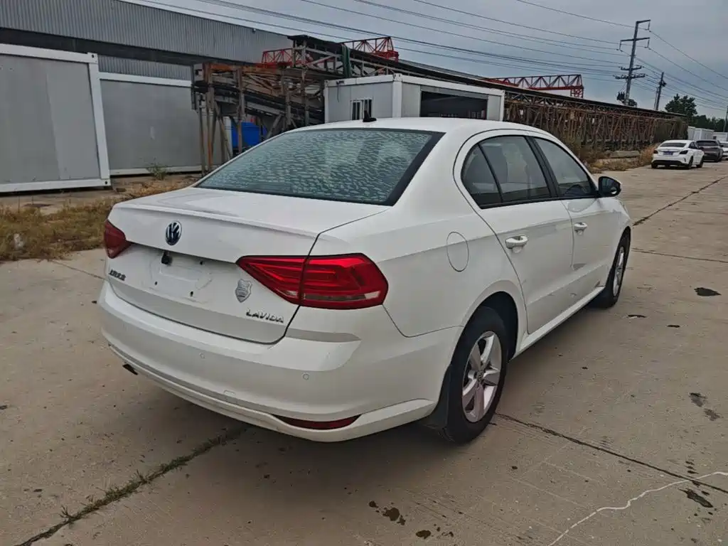 Volkswagen Lavida — миниатюра 5