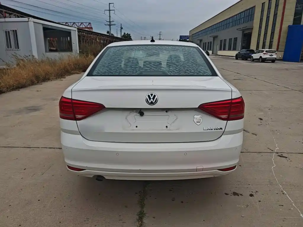 Volkswagen Lavida — миниатюра 4