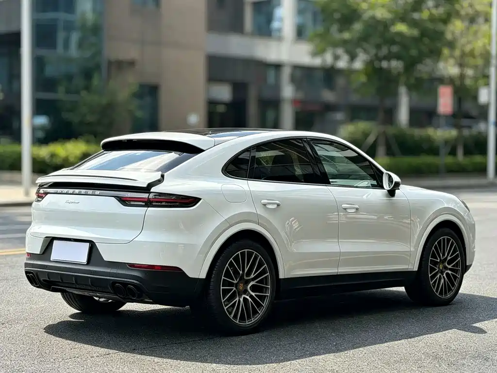 Porsche Cayenne — миниатюра 9