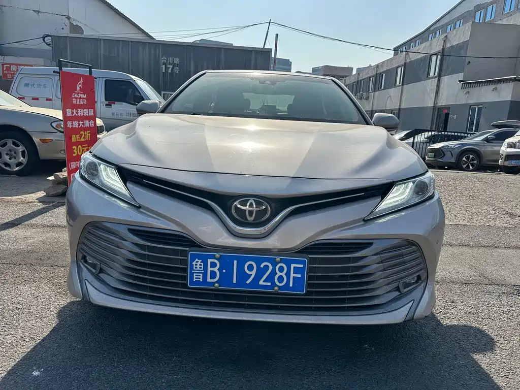 TOYOTA CAMRY
