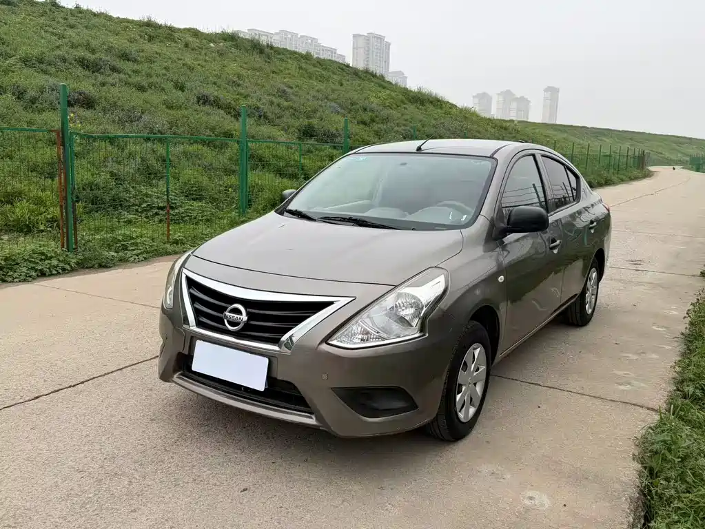 Nissan Sunny 2016