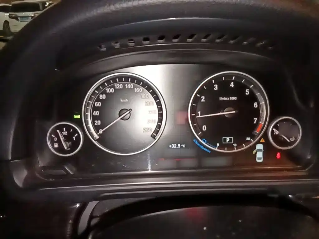 BMW 5 Series — миниатюра 4
