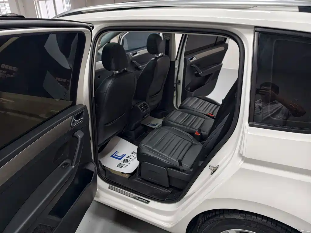 Volkswagen Touran — миниатюра 14