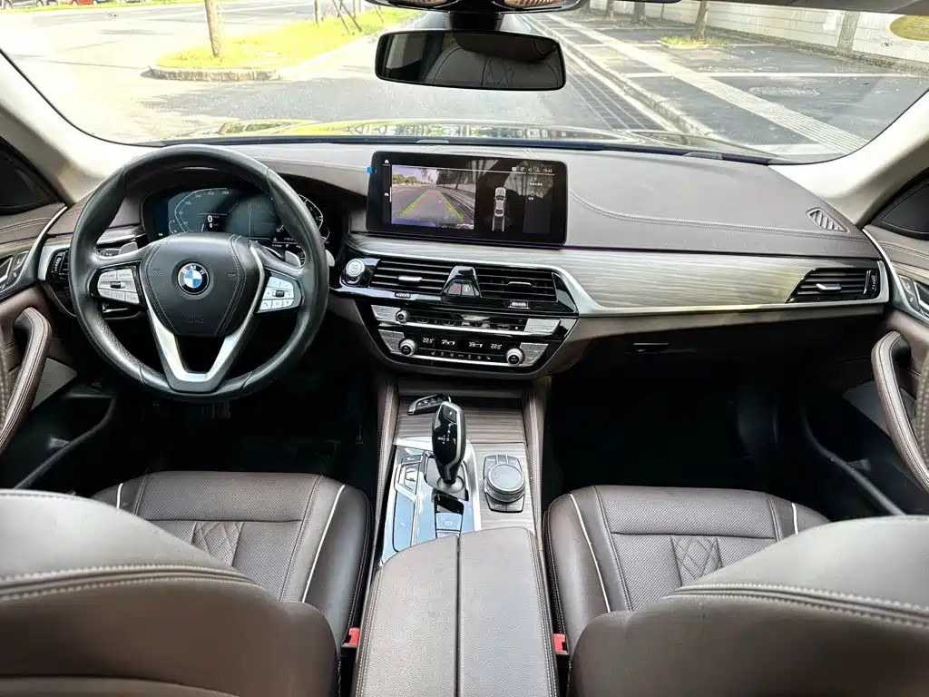 BMW 5 Series — миниатюра 15