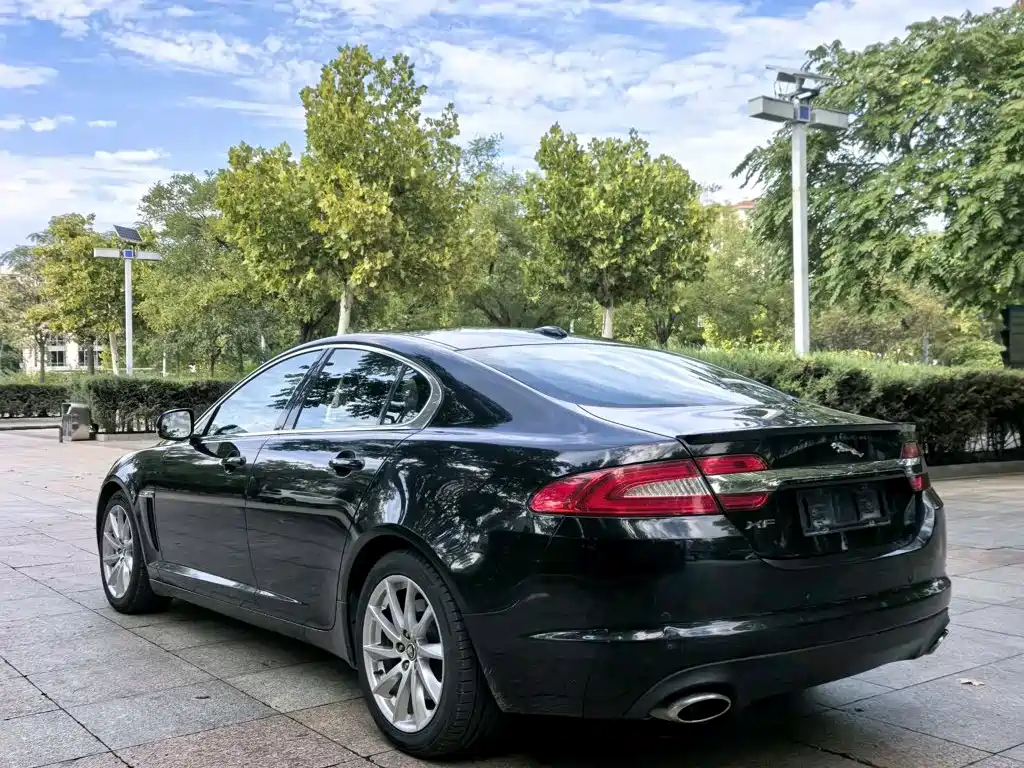 Jaguar XF — миниатюра 6