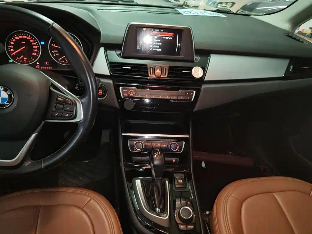 BMW 2 Series Active Tourer — миниатюра 13
