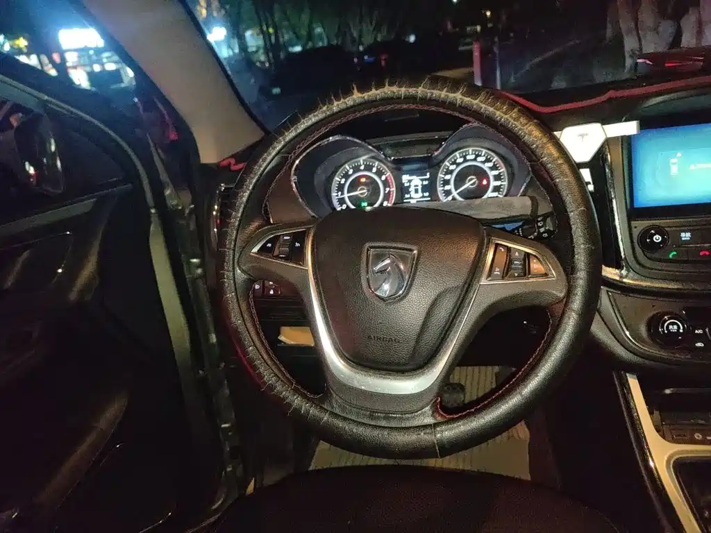 Baojun 560 2015 1.8L MT Luxury