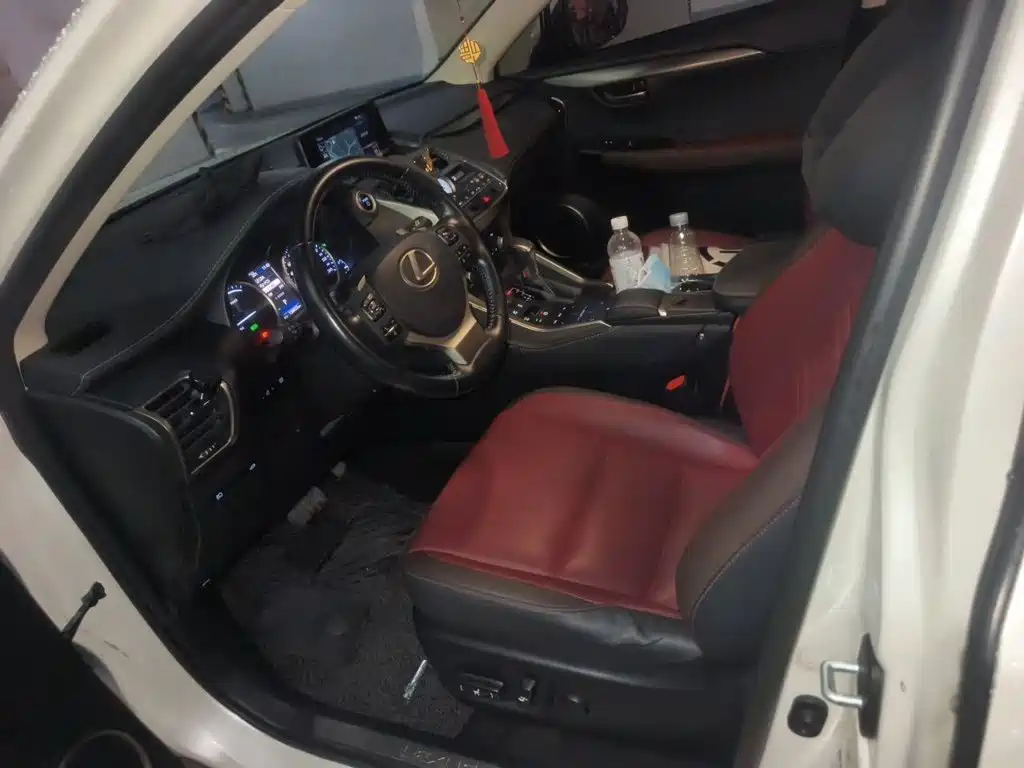 Lexus NX 2017 300h