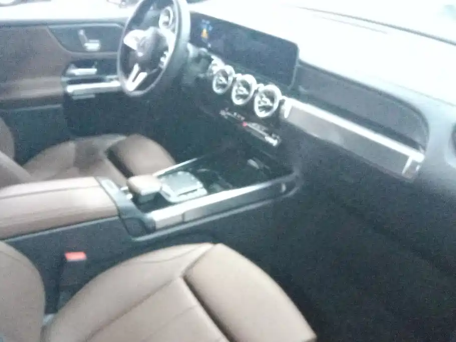 Mercedes-Benz GLB — миниатюра 8