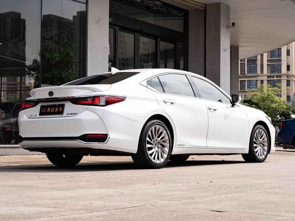 Lexus ES — миниатюра 3