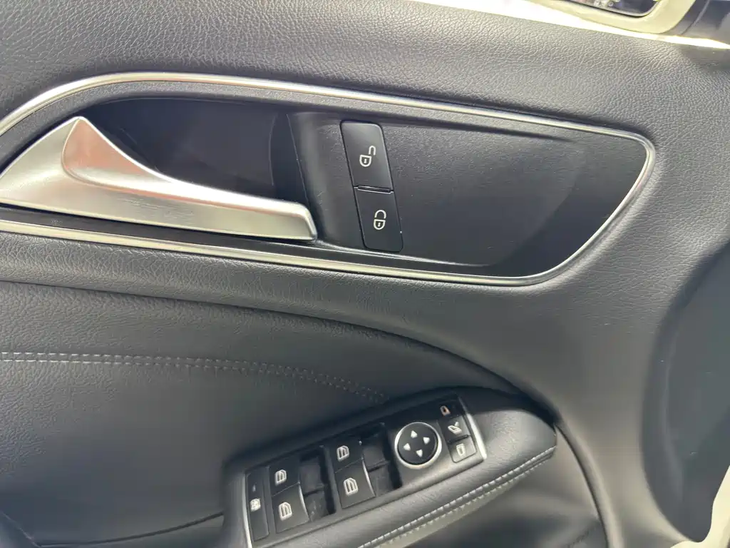 Mercedes-Benz B-Class — миниатюра 17